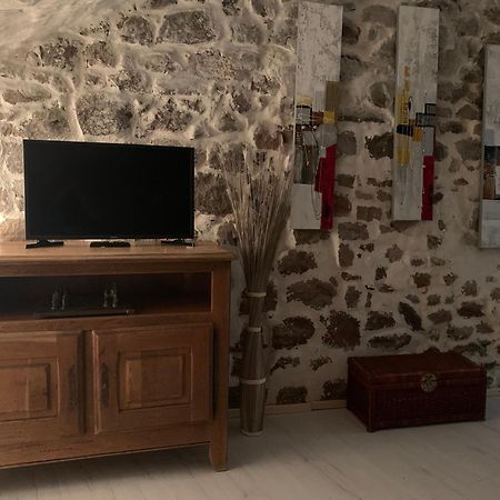 Ferienwohnung Dans Le Charme De La Pierre La Garde  Exterior foto